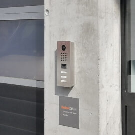 DoorBird - IP Smart видеодомофон с RFID - три бутона 5 DoorBird - IP Smart видеодомофон с RFID - три бутона image